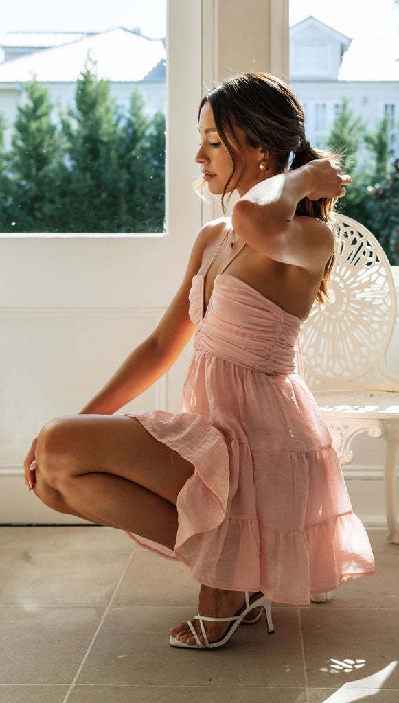 Elowen – Airy halter mini dress in sage green