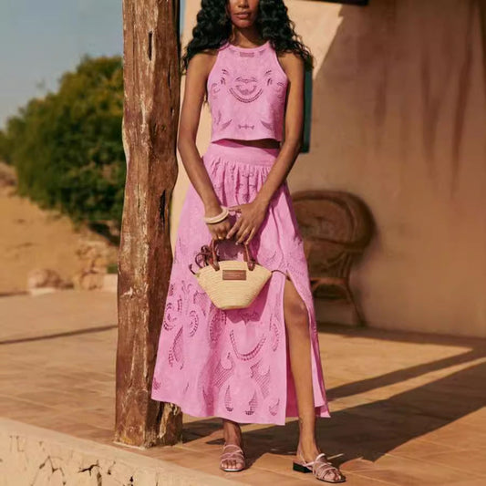 Anne – Pink crochet set with playful slit